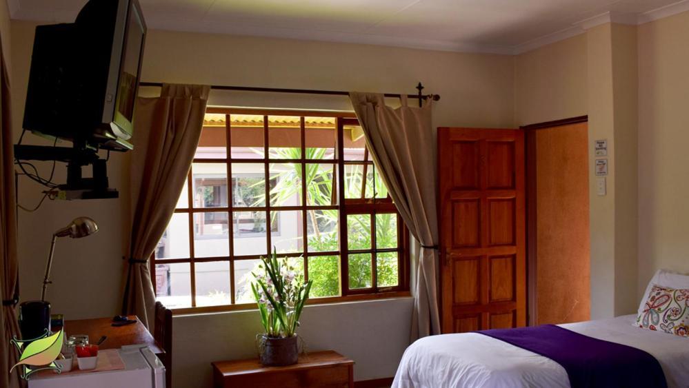 Greenleaf Guest Lodge Bloemfontein Extérieur photo