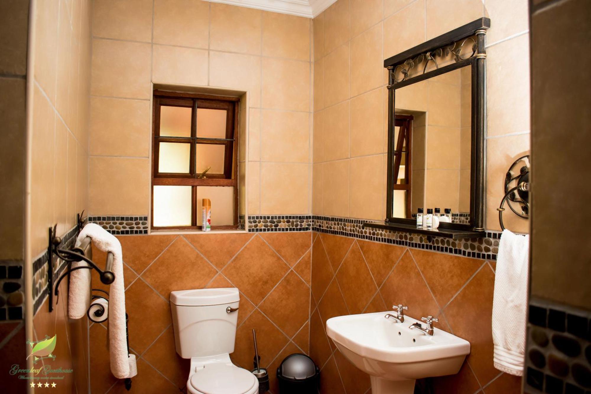 Greenleaf Guest Lodge Bloemfontein Extérieur photo